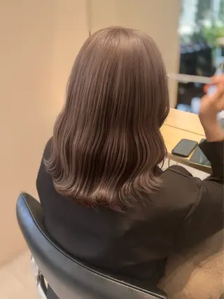 セミロング カラー ミオ💎ショート 透ける暗髪のヘアスタイル