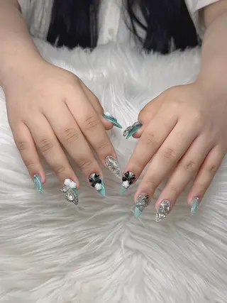 ネイル Lee Nailsのネイルデザイン