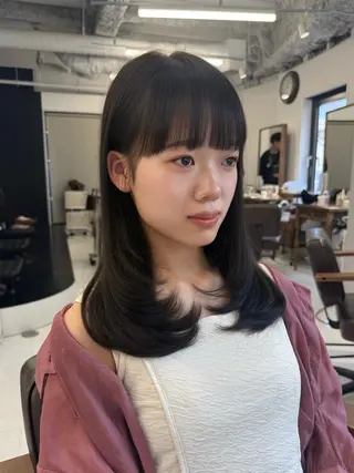 セミロング カラー 曽根 玲奈のヘアスタイル