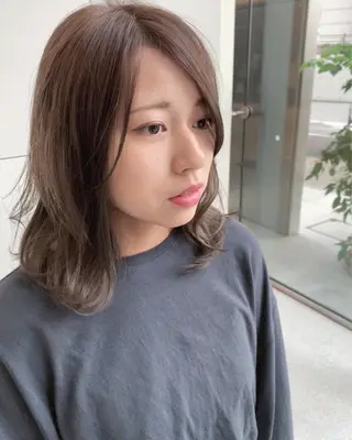 セミロング カラー SUZUKA .のヘアスタイル