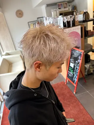 ショート メンズ 塩谷黎✨イルミナ カラーメンズパーマ✨のヘアスタイル