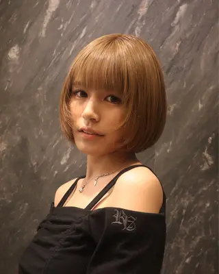 ミディアム カラー レイヤー/ブリーチ iwamiya岩見谷のヘアスタイル
