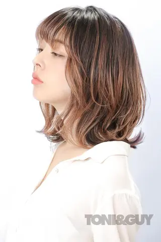 ミディアム カラー ヘアアレンジ KONOMI スタイリストのヘアスタイル