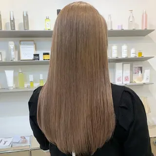 ロング カラー wakana/ 柔らかベージュカラーのヘアスタイル