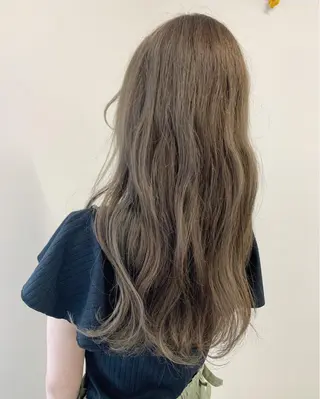 ロング カラー 石井 静のヘアスタイル