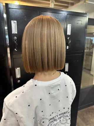 ショート カラー 艶ハイトーン🌈 ユウトのヘアスタイル