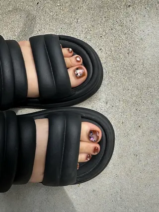 ネイル Sawa ︎︎𓂃⟡.·のネイルデザイン