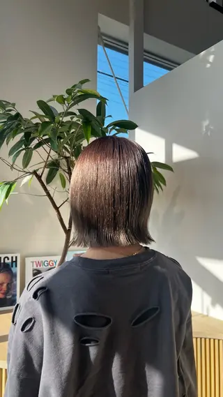カラー 安藤 暁のヘアスタイル