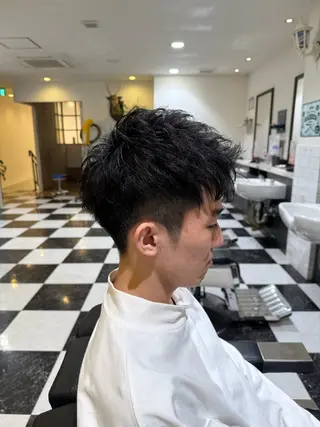 ミディアム メンズパーマ 似合わせカットのヘアスタイル