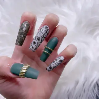 ロング ネイル Y. Sのネイルデザイン