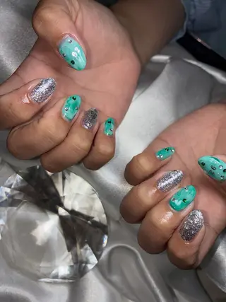 ショート YOKOSUKA NAILS💅🩶のネイルデザイン