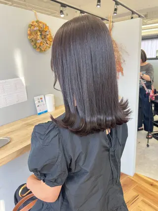セミロング 檜谷 晴　顔周りカットのヘアスタイル