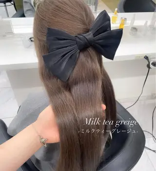 ミディアム カラー 抜け感レイヤー︴ ニュアンスカラーのヘアスタイル