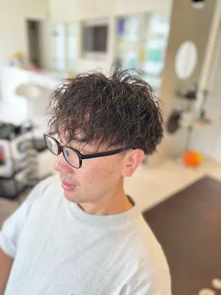 ショート カラー パーマ メンズ 長屋 裕也のヘアスタイル