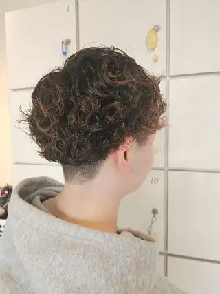 ショート 岡田 奈々のヘアスタイル