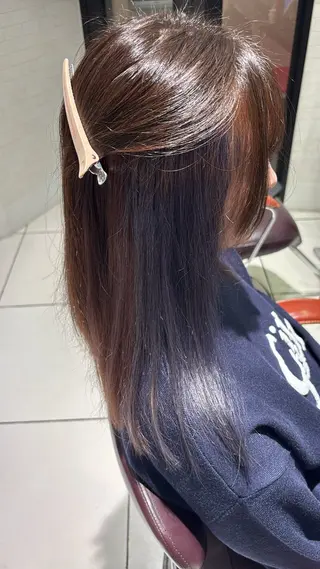 ミディアム カラー 新開 羽音のヘアスタイル