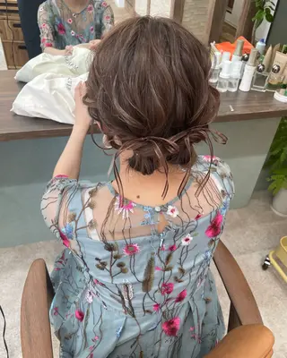 ミディアム 吉本 美希のヘアスタイル