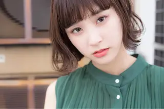 ミディアム カラー レイヤーカット ベージュカラー/小島のヘアスタイル