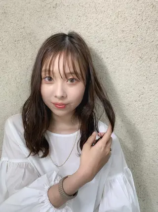 セミロング パーマ 角戸 りおのヘアスタイル