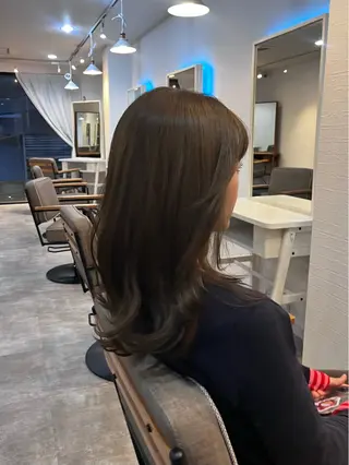 カラー diva REMIのヘアスタイル