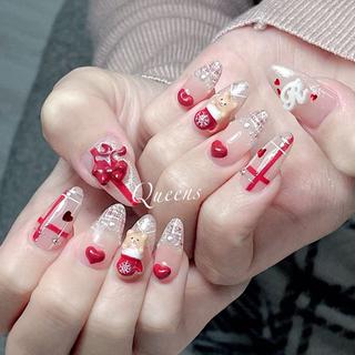 ネイル Queens テイのネイルデザイン