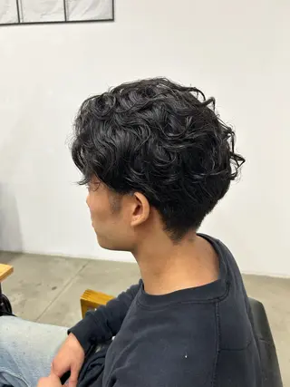 パーマ メンズ 1回で綺麗になる 髪質改善 小山光のヘアスタイル