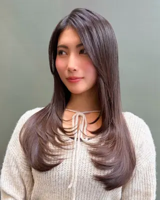 セミロング ❣️大人色気レイヤー 美髪縮毛 金山❣️のヘアスタイル