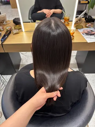 ロング SAKI⭐️ブリーチ ・艶カラー⭐️のヘアスタイル