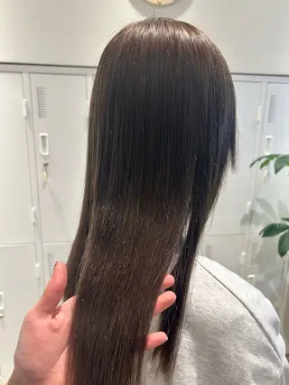 セミロング カラー 青山 里帆のヘアスタイル