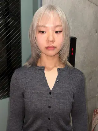 セミロング 薄暮 マツイ レンのヘアスタイル