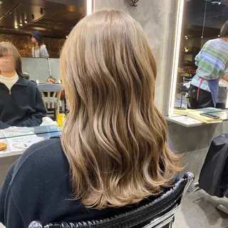 セミロング カラー 透明感カラー🌿 グレージュ🐺陽介のヘアスタイル