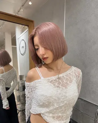 ミディアム カラー ヘアアレンジ タイトボブ個性派カラ ーAKANEのヘアスタイル
