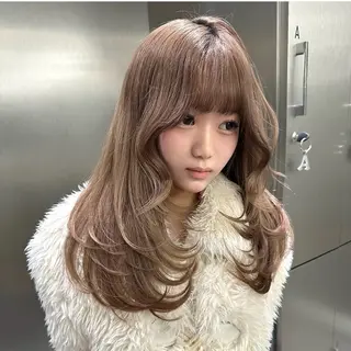 セミロング カラー ハイトーン/ブリーチ 🤍Suzuka🤍のヘアスタイル