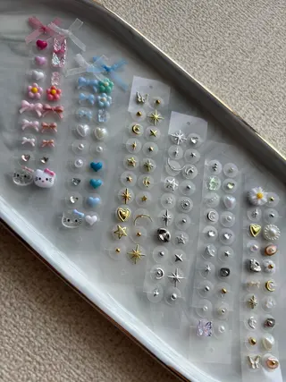 耳ツボジュエリー💎 333👂のエステ・リラクイメージ