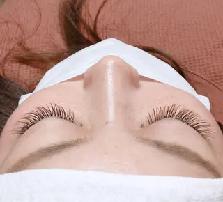 ミディアム カラー パーマ ヘアアレンジ メンズ キッズ ネイル マツエク・マツパ brille ~eyelash~のヘアスタイル