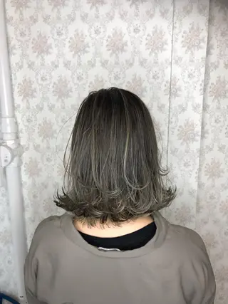 ミディアム en Siena エンシエナのヘアスタイル