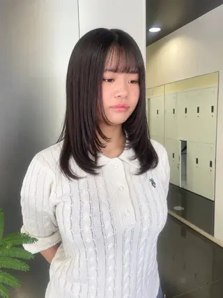 ミディアム ハイトーン/レイヤー 似合わせ・ユキノのヘアスタイル