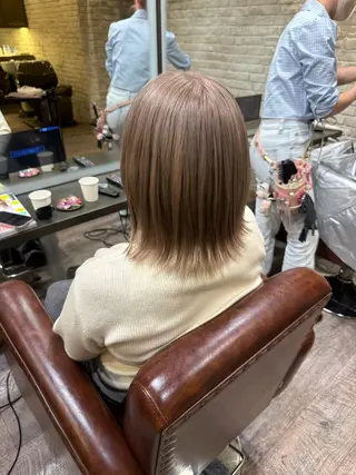 ミディアム カットパーマ3000 円/水曜日モデルのヘアスタイル