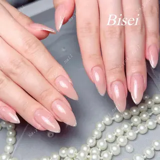 ネイル 🦋 Queenieのネイルデザイン