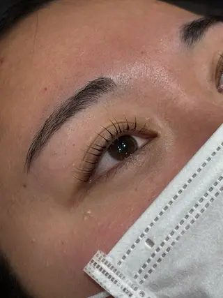 マツエク・マツパ 橋野 凜のヘアスタイル