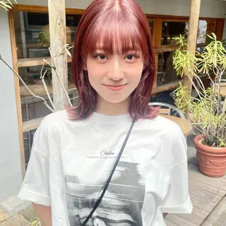 ミディアム カラー 🧚🏻momo 🧚🏻【下北沢】のヘアスタイル