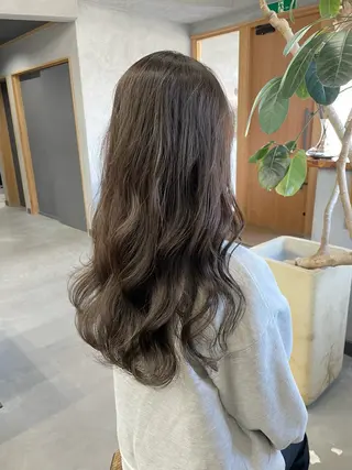 ロング 岡田 真綾のヘアスタイル