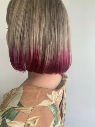 カラー 💜ショート💜 ウルフ、ボブ二色亜美のヘアスタイル