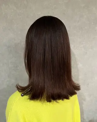 ミディアム 山岡 美穂のヘアスタイル