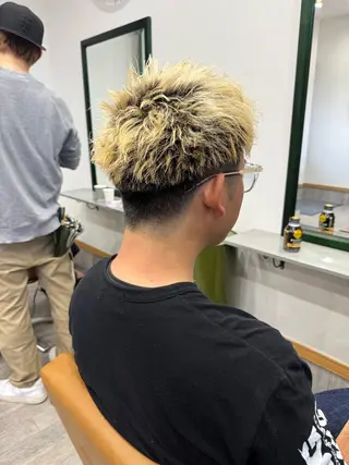 メンズ ✨ブリーチ無しWカラ ー・メンズ✨佐藤秀太のヘアスタイル