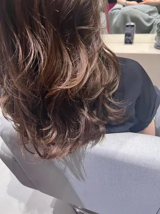 セミロング パーマ 谷口 晃のヘアスタイル