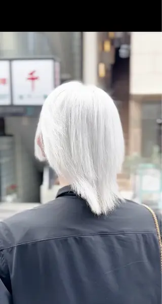 カラー 👑ホワイトカラー ブロンド特化👑映人のヘアスタイル