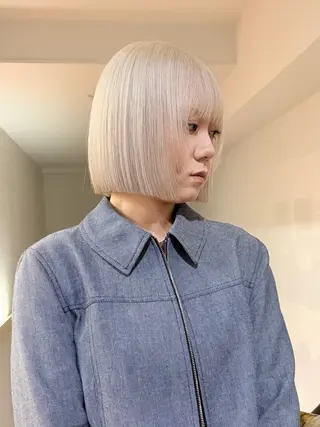ショート カラー ハッシュカット&艶々 ハイトーン/ミワのヘアスタイル