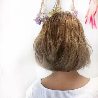 ショート カラー 小顔レイヤー/ ベージュ🤍Rieのヘアスタイル
