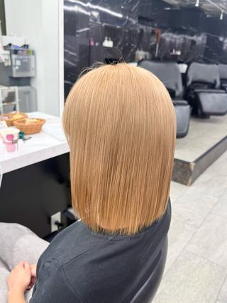 ショート カラー 🩶ハイトーン × プルエク🩶MIWAのヘアスタイル